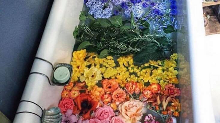 Beautiful Aromatherapy for the Bath