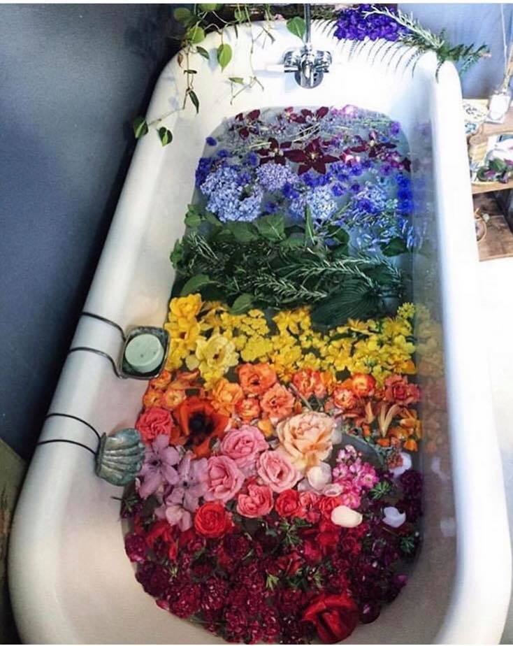 Beautiful Aromatherapy for the Bath