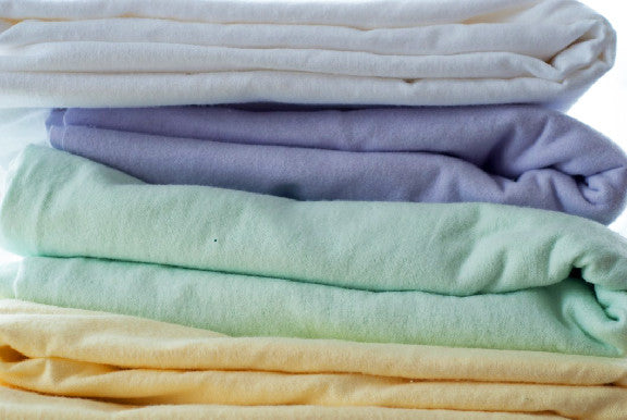 Flat flannelette sheet for massage table, in lighter colours